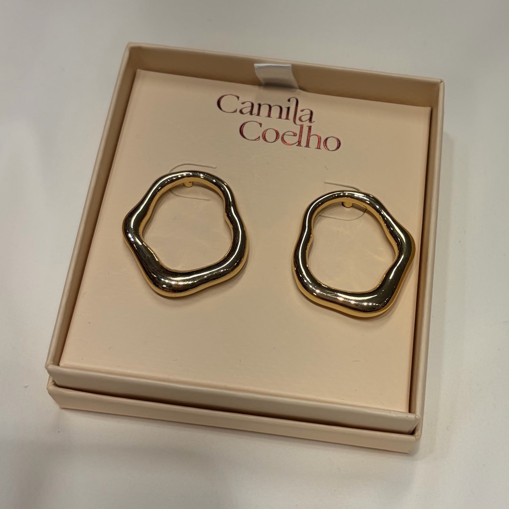 NWT ⚜️👑⚜️ Camila Coelho Gorgeous Golden Toned Organic Shape Earrings - Picture 4 of 5